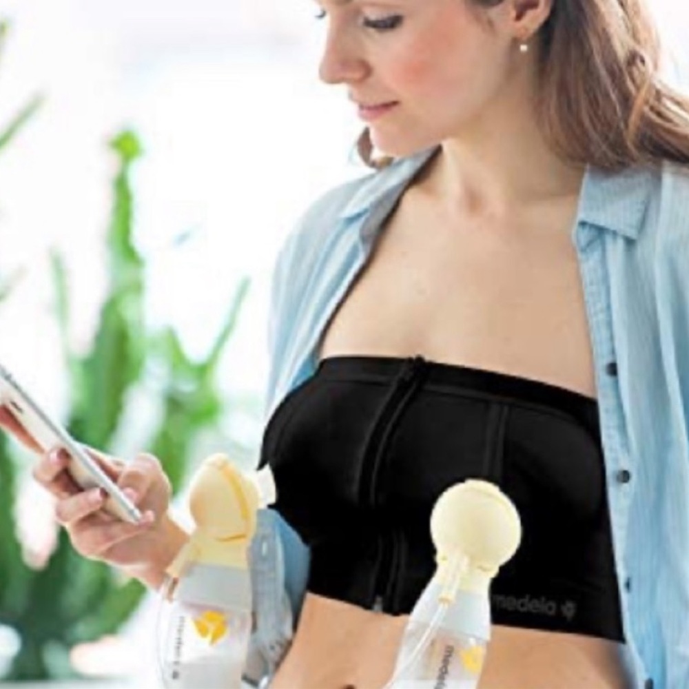 (L)-Medela Easy Expression Bustier Hands Free Pump, NWOT